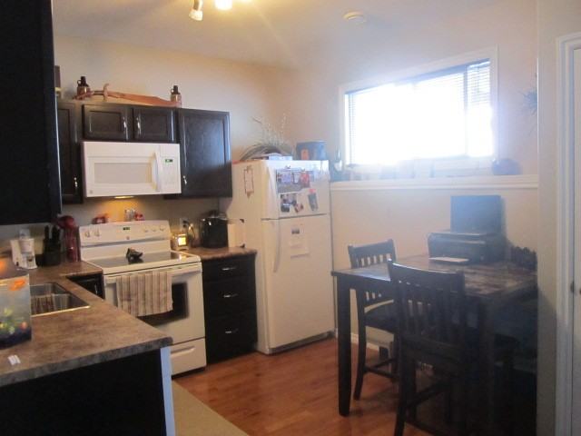 218 26 St - Photo 2 of 8