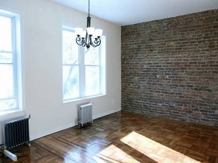 857 Montgomery St 2F - Photo 2 of 3