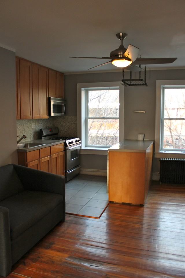 576 Carroll St #3 - Photo 3 of 4