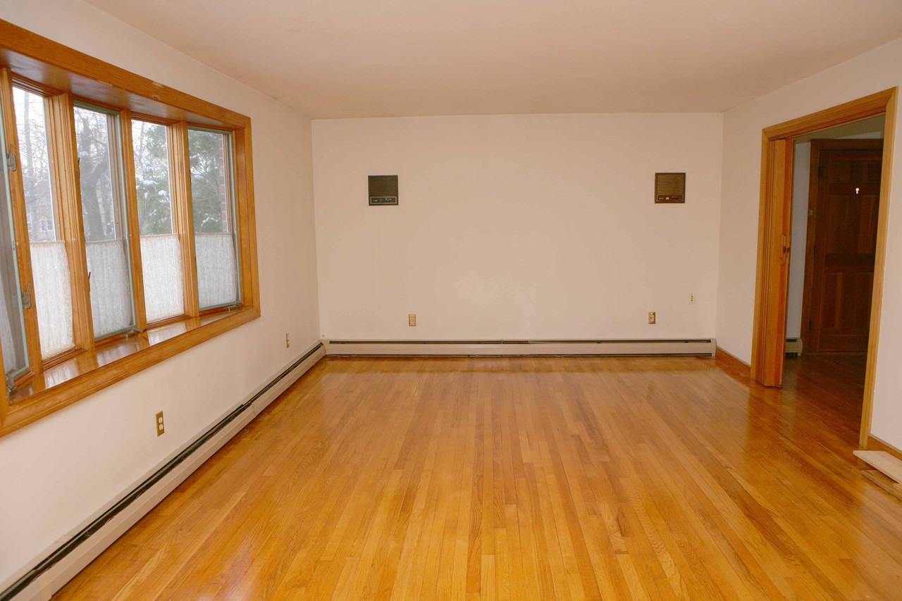 12 Cross St #12 - Photo 3 of 5