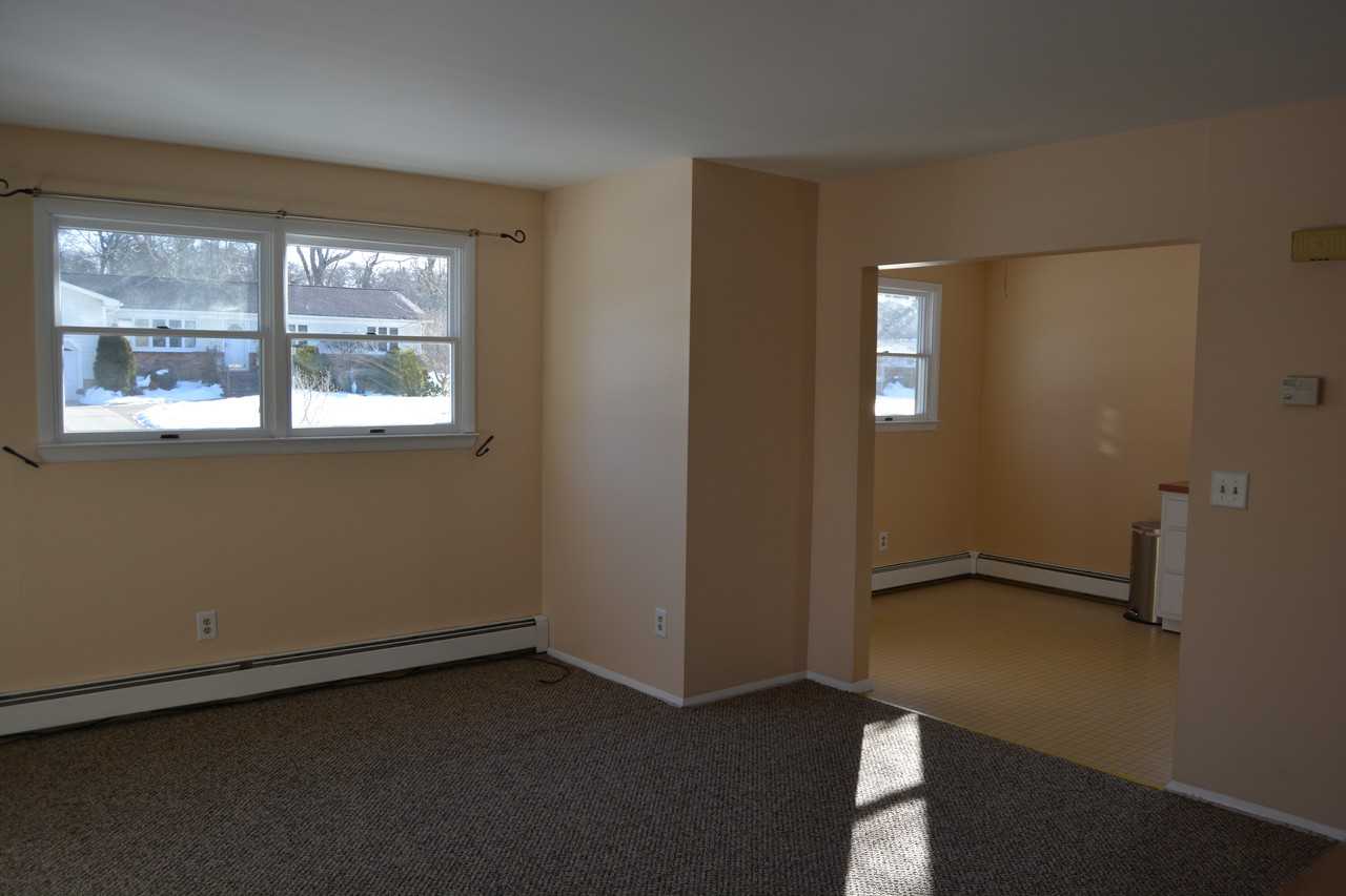 23 Denise Dr 1 - Photo 3 of 7