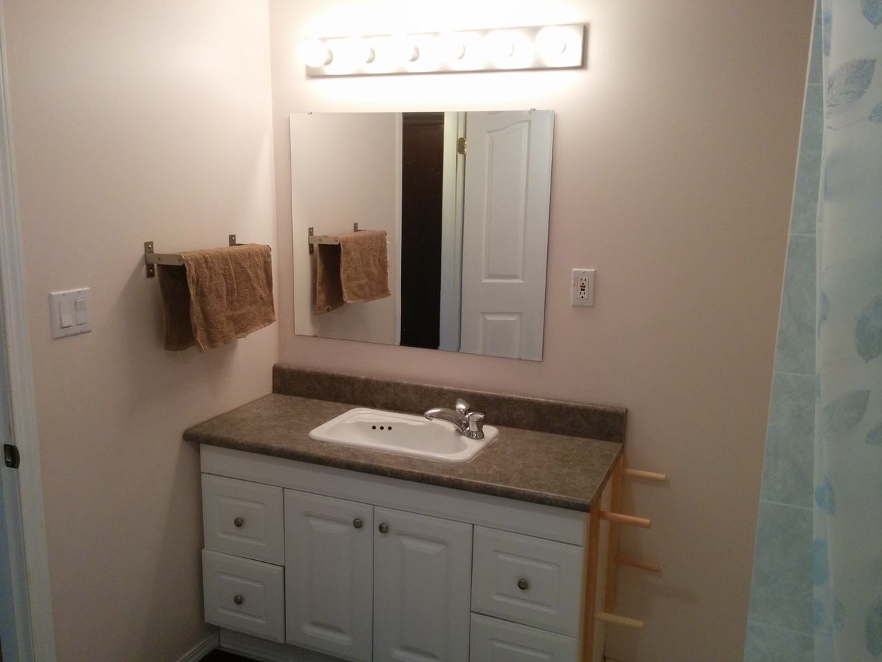 6215 112 a St - Photo 3 of 8