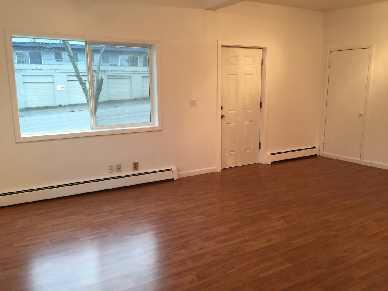 634 W Nickerson St #A - Photo 3 of 13