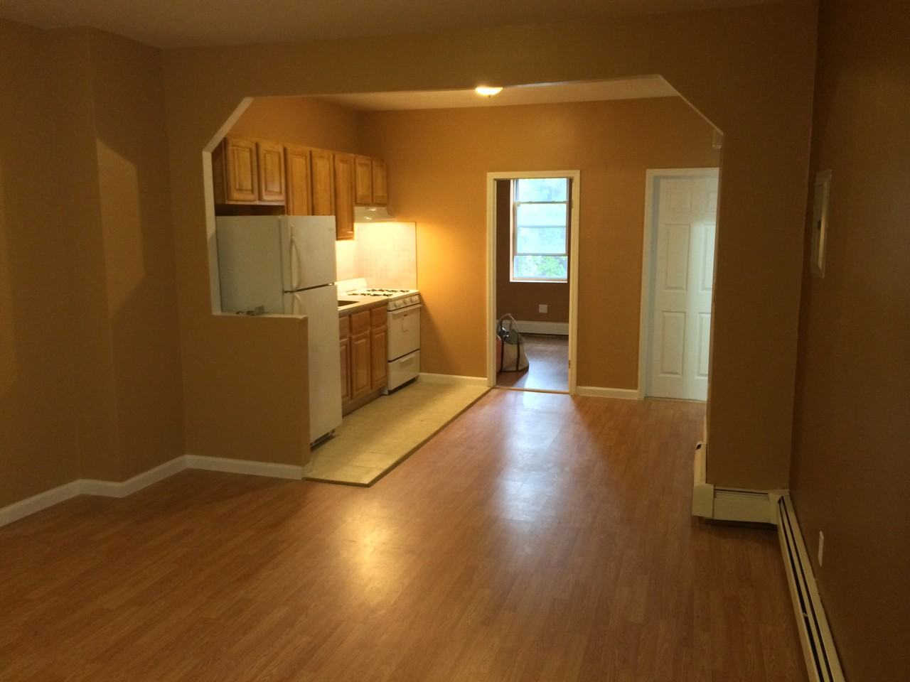 86 16th St - Photo 2 of 3