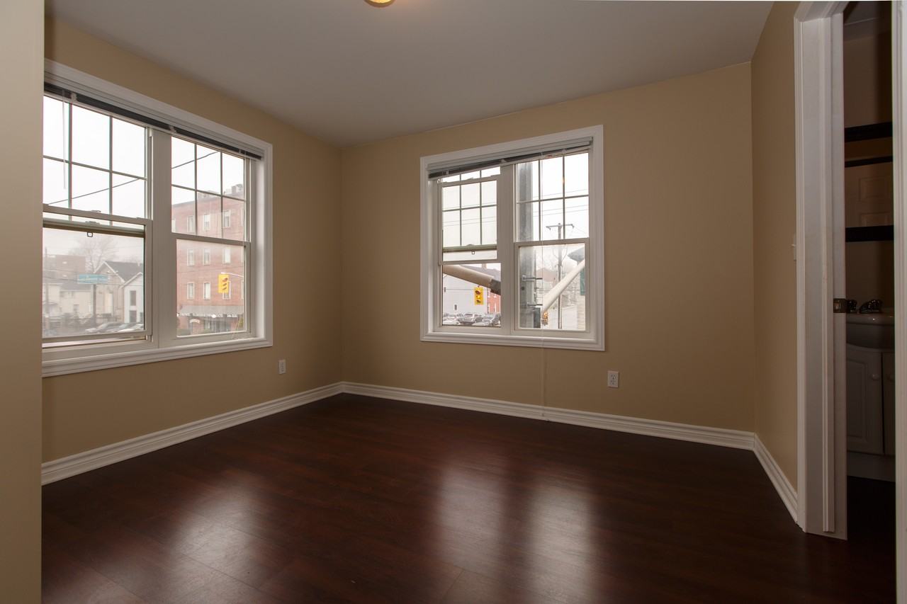 335 Barrie St #3 - Photo 3 of 3