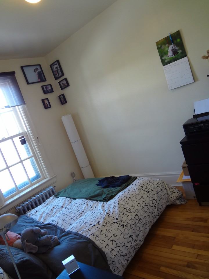 105 Clarence St - Photo 2 of 5