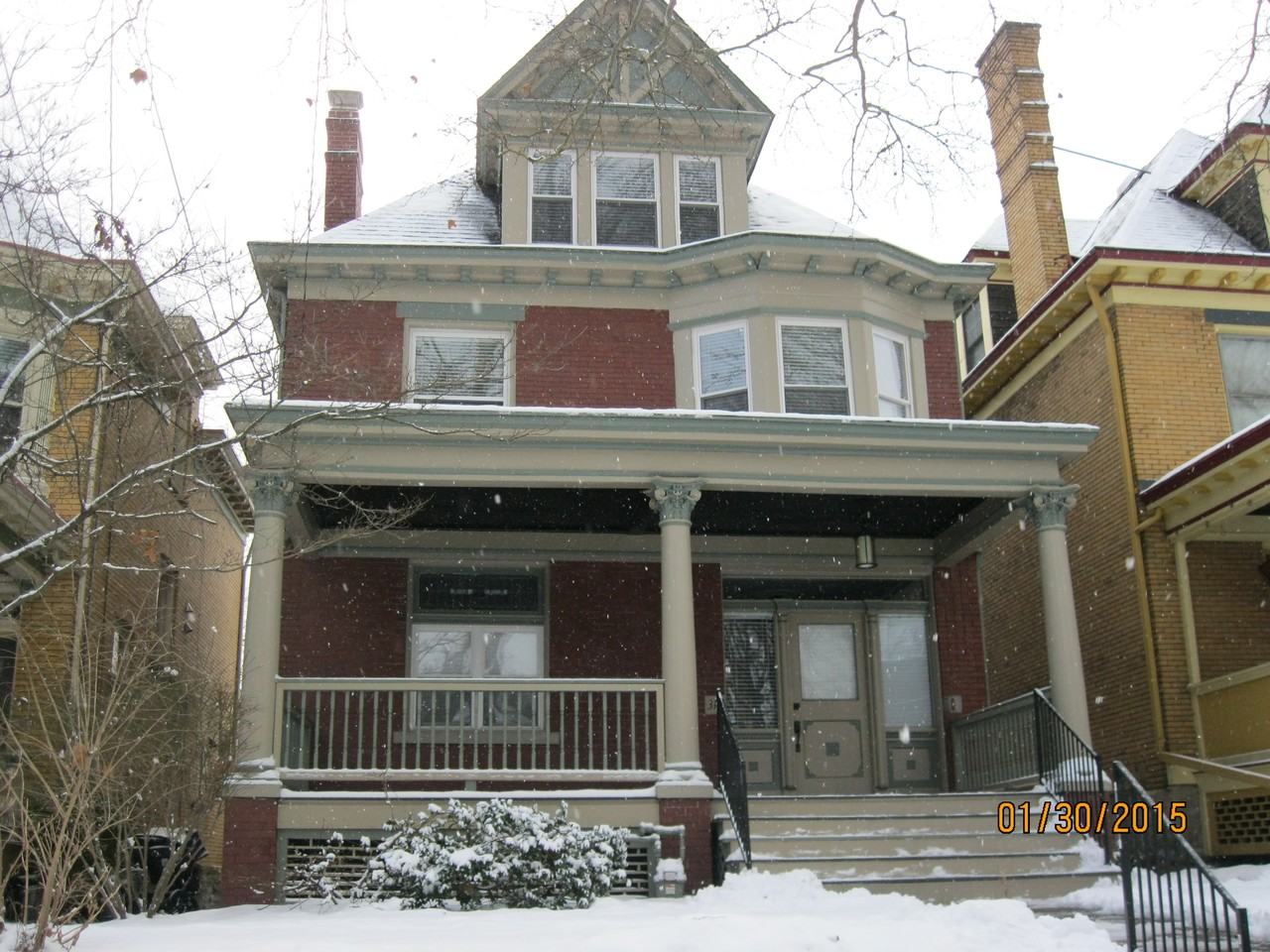 313 W Hutchinson Ave - Photo 2 of 23