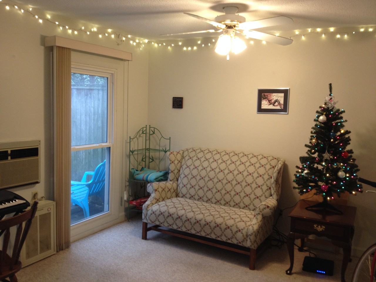 392 S Main St - Photo 3 of 9