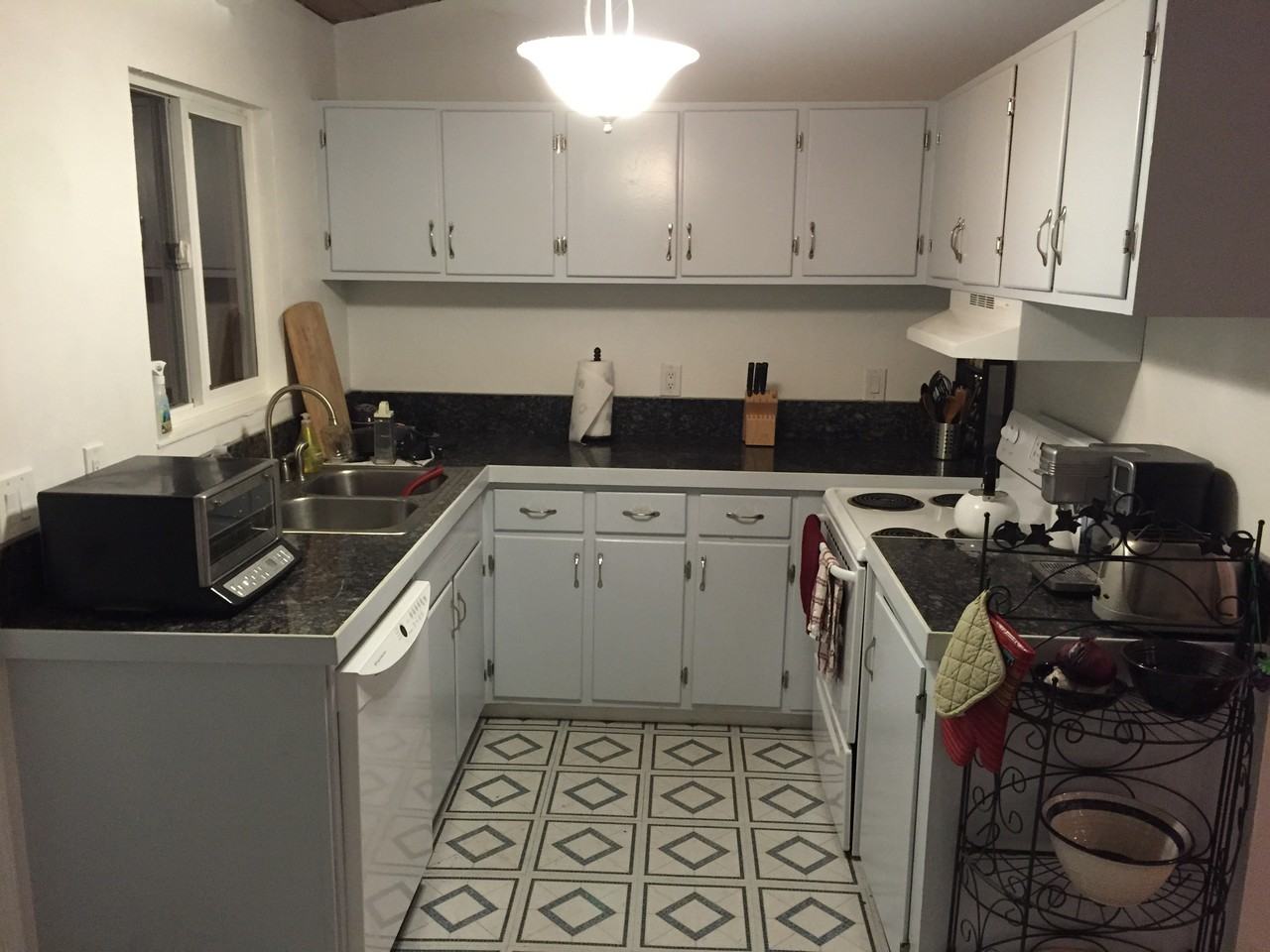 1010 Creekwood Pl - Photo 3 of 6