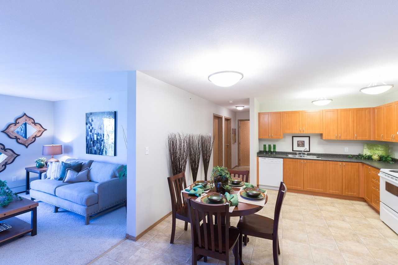 1153 St Anne's Rd, Winnipeg, MB R2N 0B8 2 Bedroom Apartment for 1,150