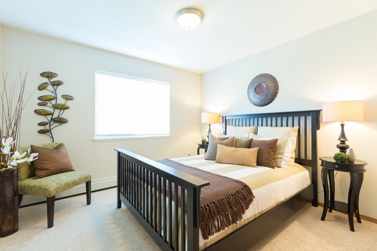 1153 St Anne's Rd - Photo 3 of 5