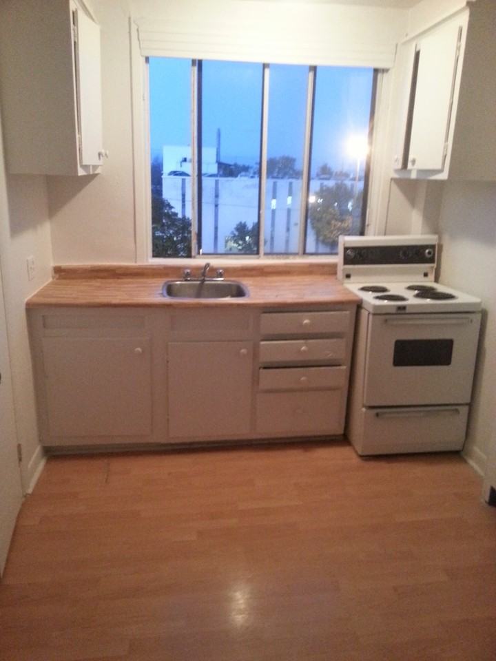 5365 Rue Berri, Montréal, QC H2J 2S7 Studio Apartment for Rent