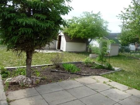 12136 83 St NW - Photo 3 of 8