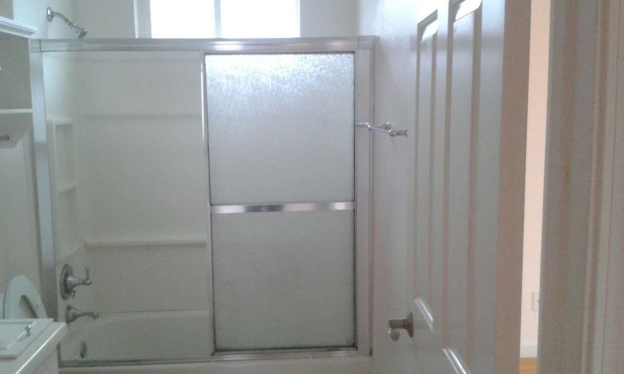 126 N Claremont St - Photo 3 of 4