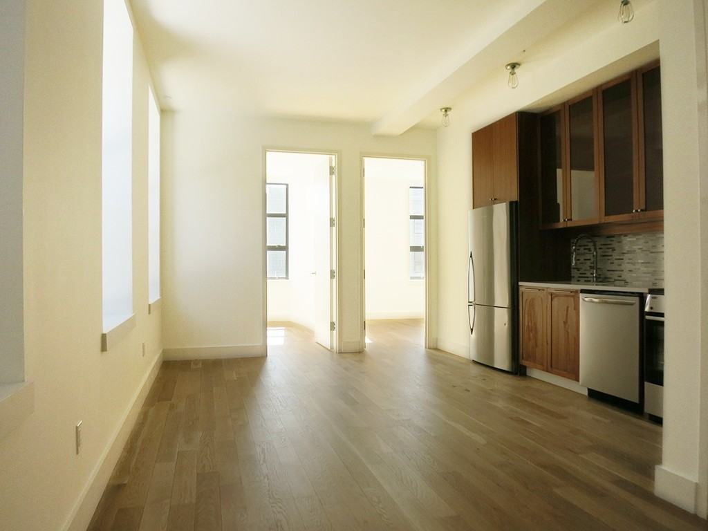 573 Metropolitan Ave #5