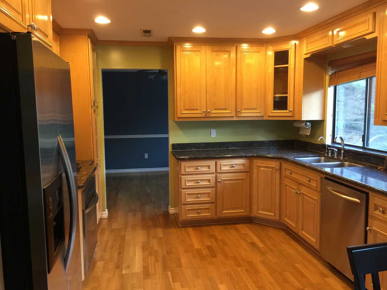 2562 Kolnes Ct - Photo 3 of 13