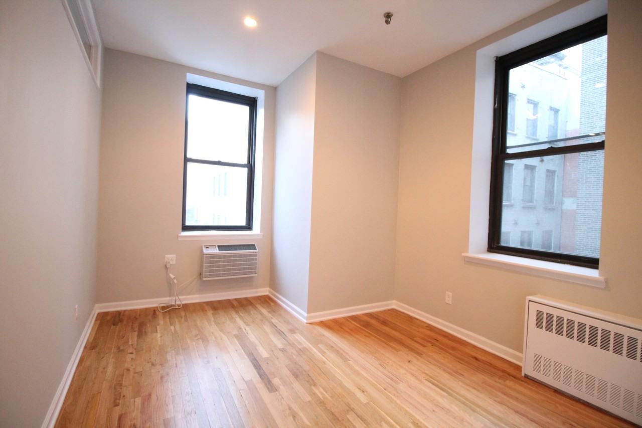320 Pearl St #5 - Photo 2 of 6
