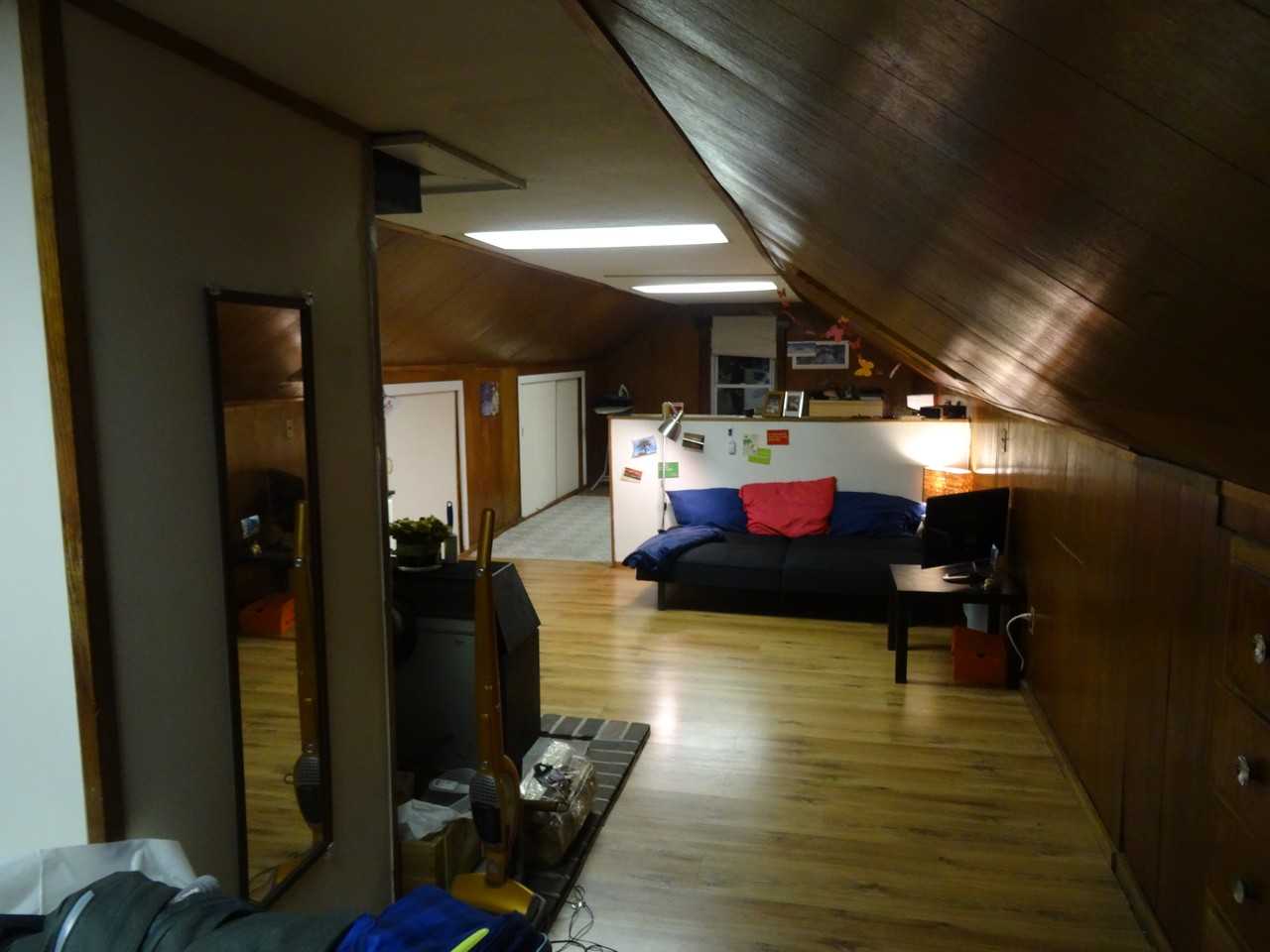 154 Raymond St - Photo 2 of 5