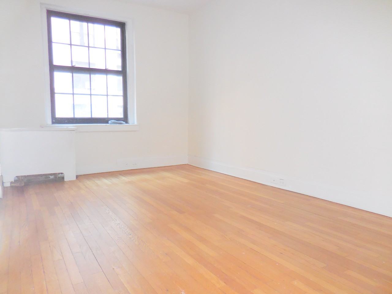 107 E 63rd St #2 - Photo 2 of 4