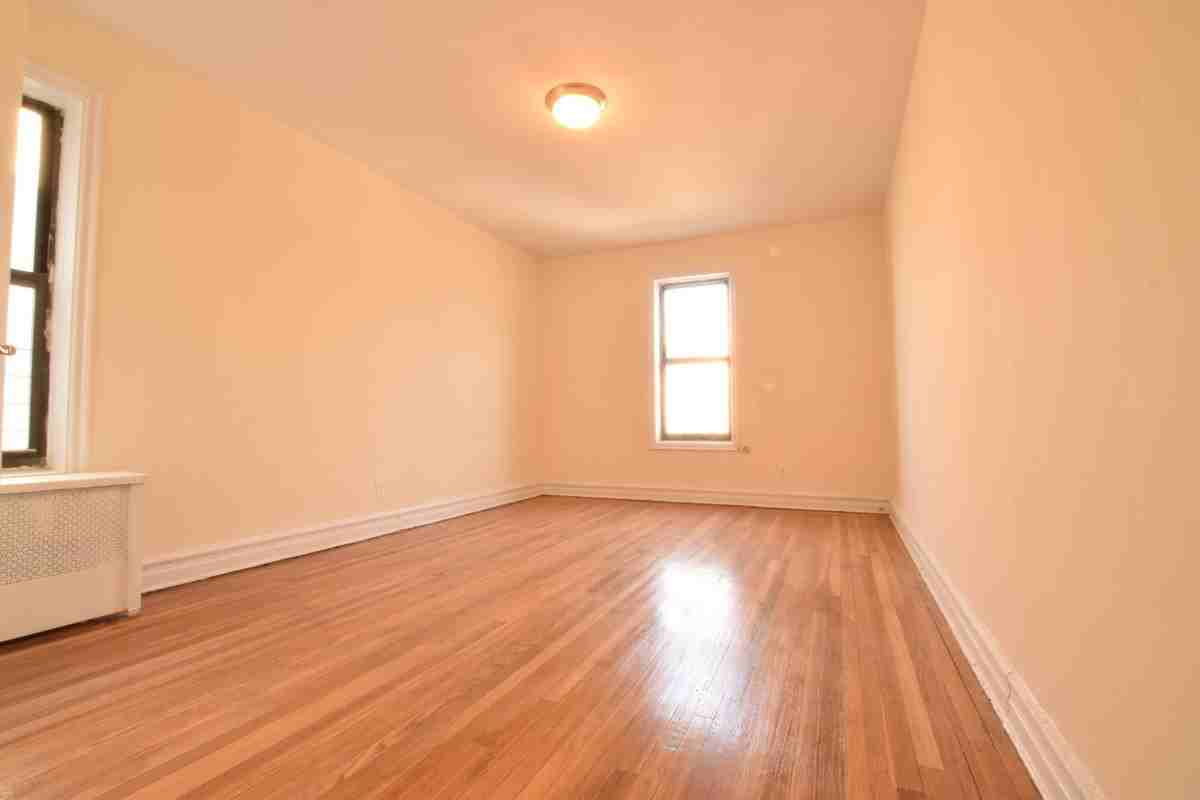 500 St Johns Pl 5E - Photo 3 of 4