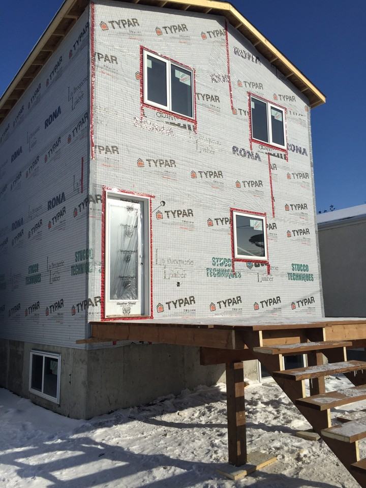 122 Ralph Ave W - Photo 3 of 4