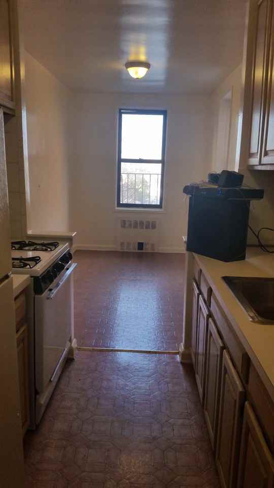 9202 Shore Rd 4 - Photo 3 of 6