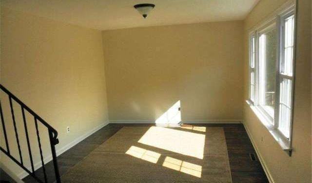 14 Plymouth Dr - Photo 3 of 3