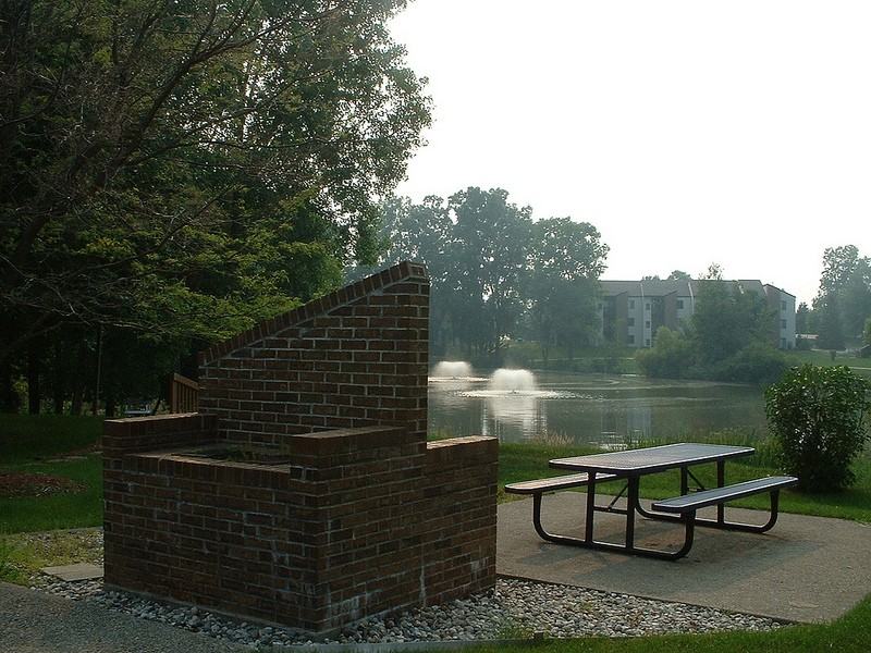 1457 E Pond Dr - Photo 2 of 20