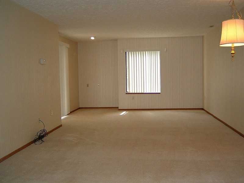 1457 E Pond Dr - Photo 3 of 20