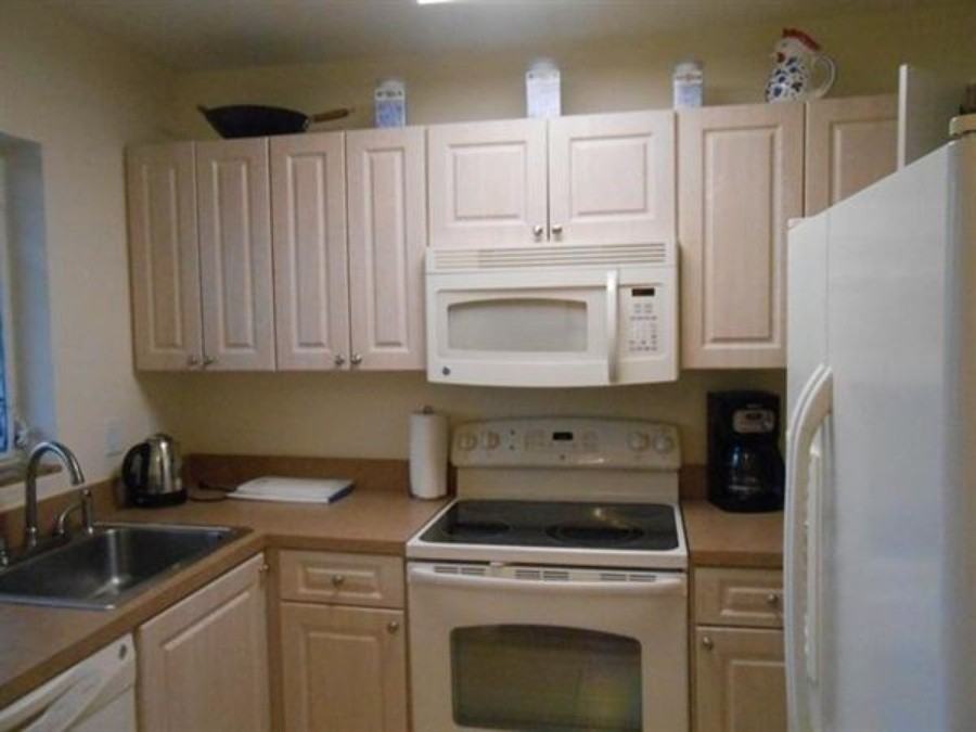 139 Sunrise Ave - Photo 3 of 8