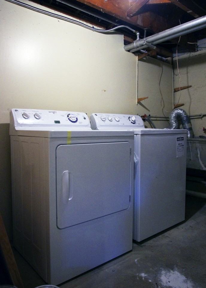 256 Arlington Ave - Photo 2 of 5