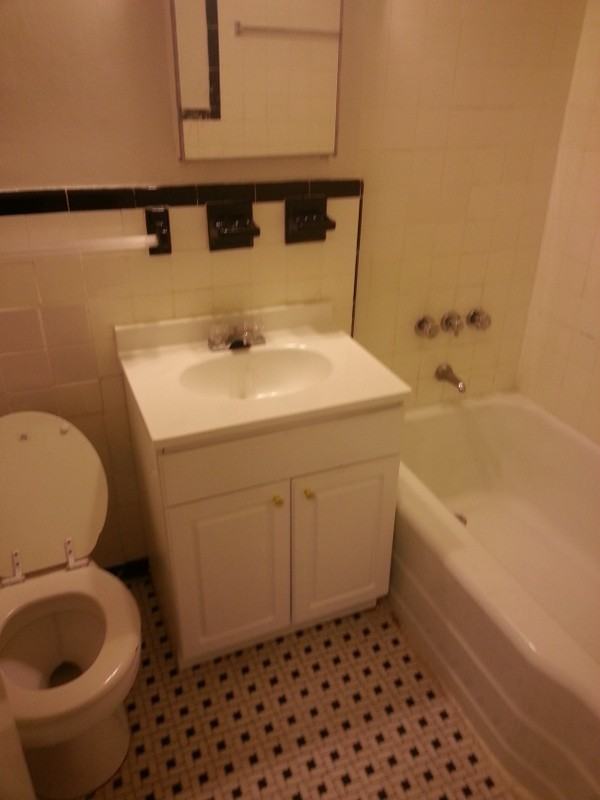 260 E 55th St - Photo 2 of 4