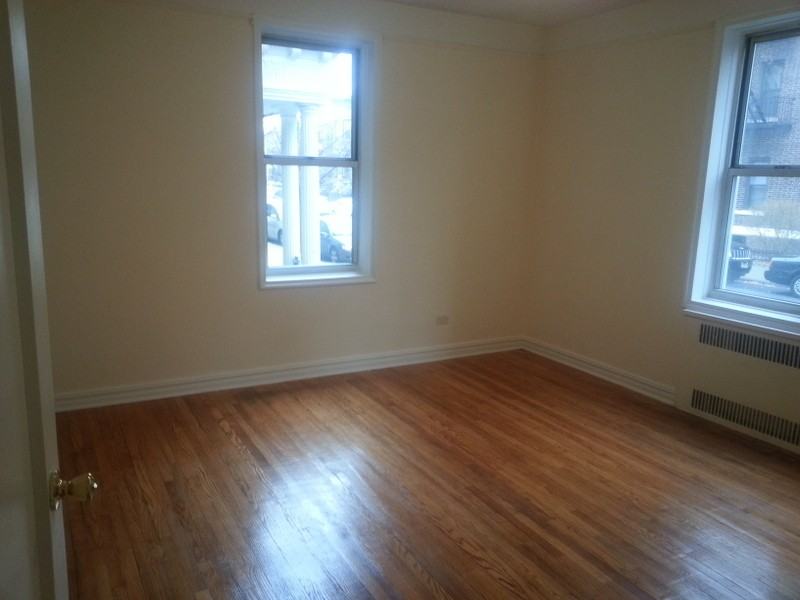 260 E 55th St - Photo 3 of 4