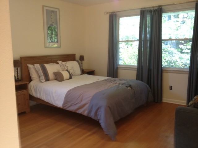 424 Longwood Dr - Photo 2 of 6