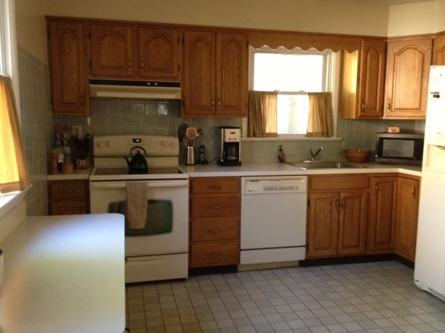 424 Longwood Dr - Photo 3 of 6