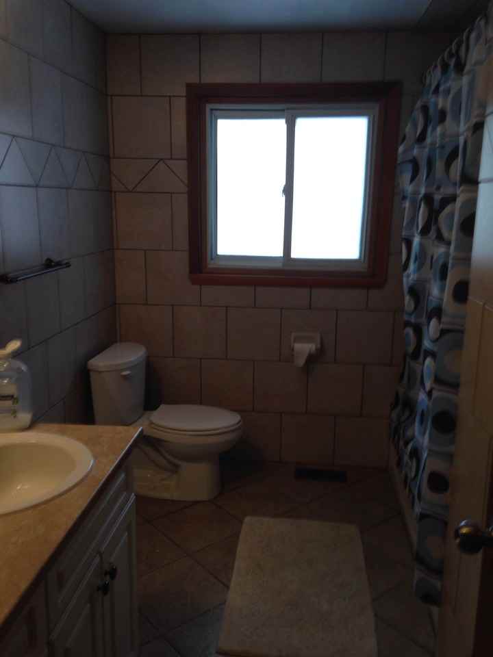 80 Amos Ave - Photo 3 of 5