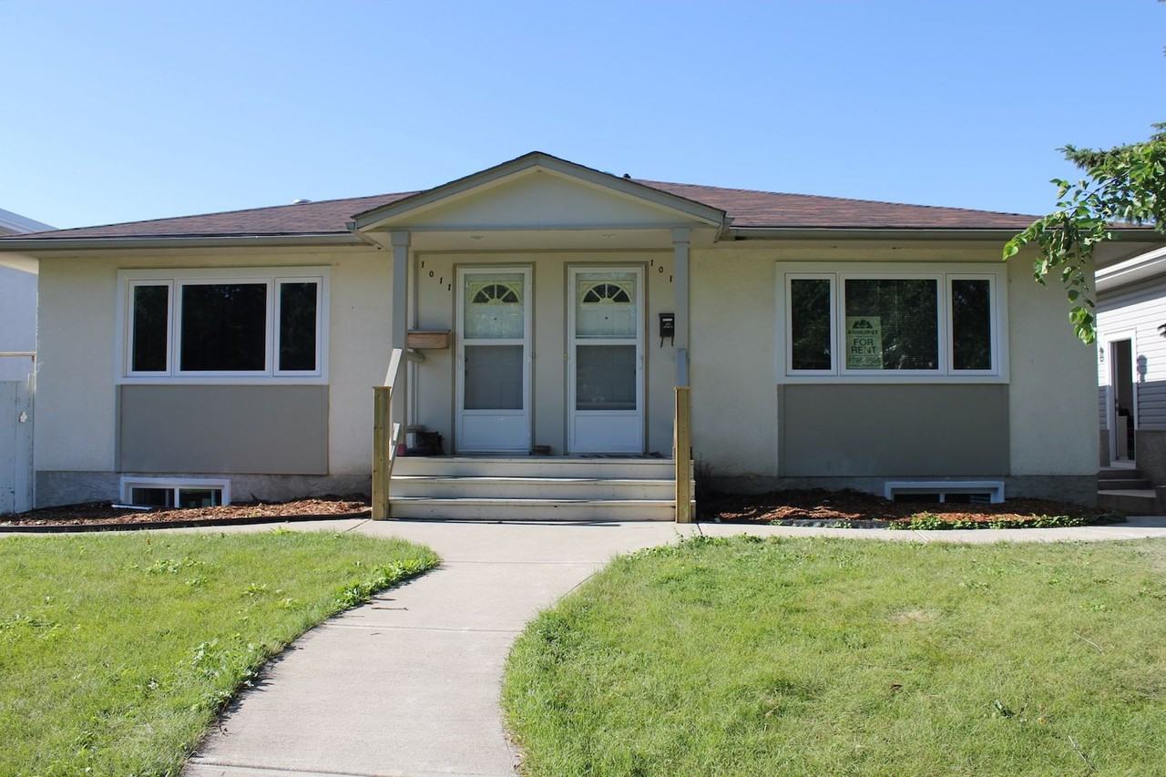 1011 40 Ave NW - Photo 2 of 12