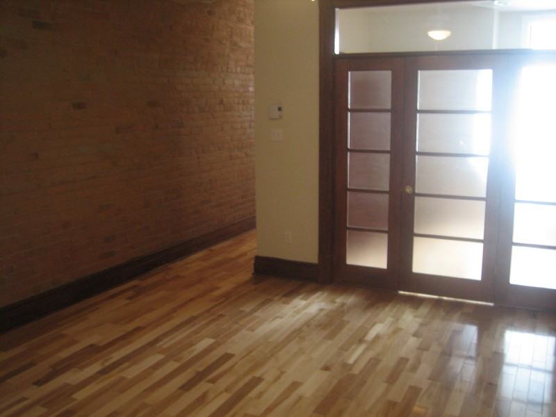 4215 Rue Saint-Urbain - Photo 2 of 3