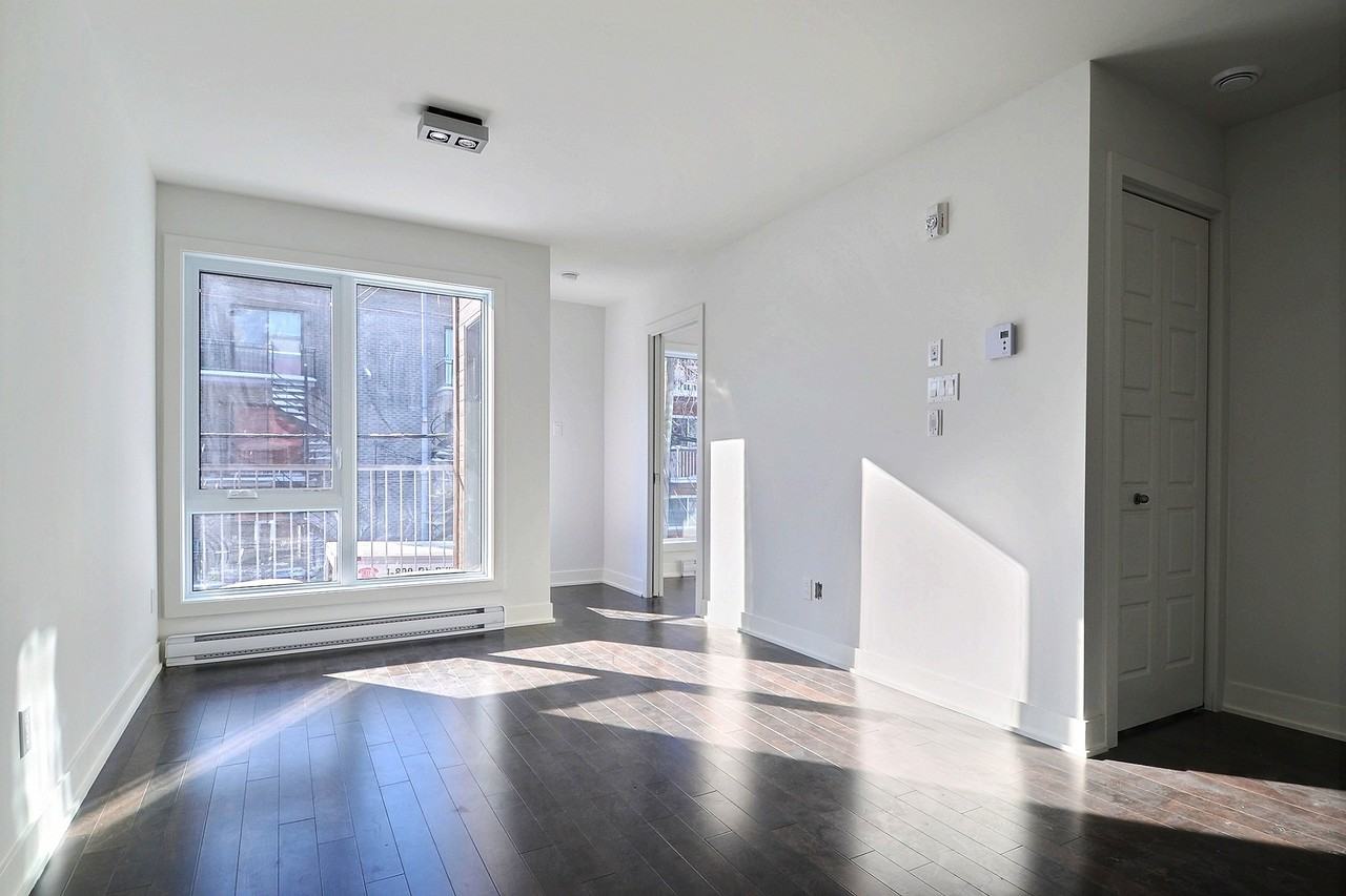 6746 29e Avenue #203 - Photo 2 of 4