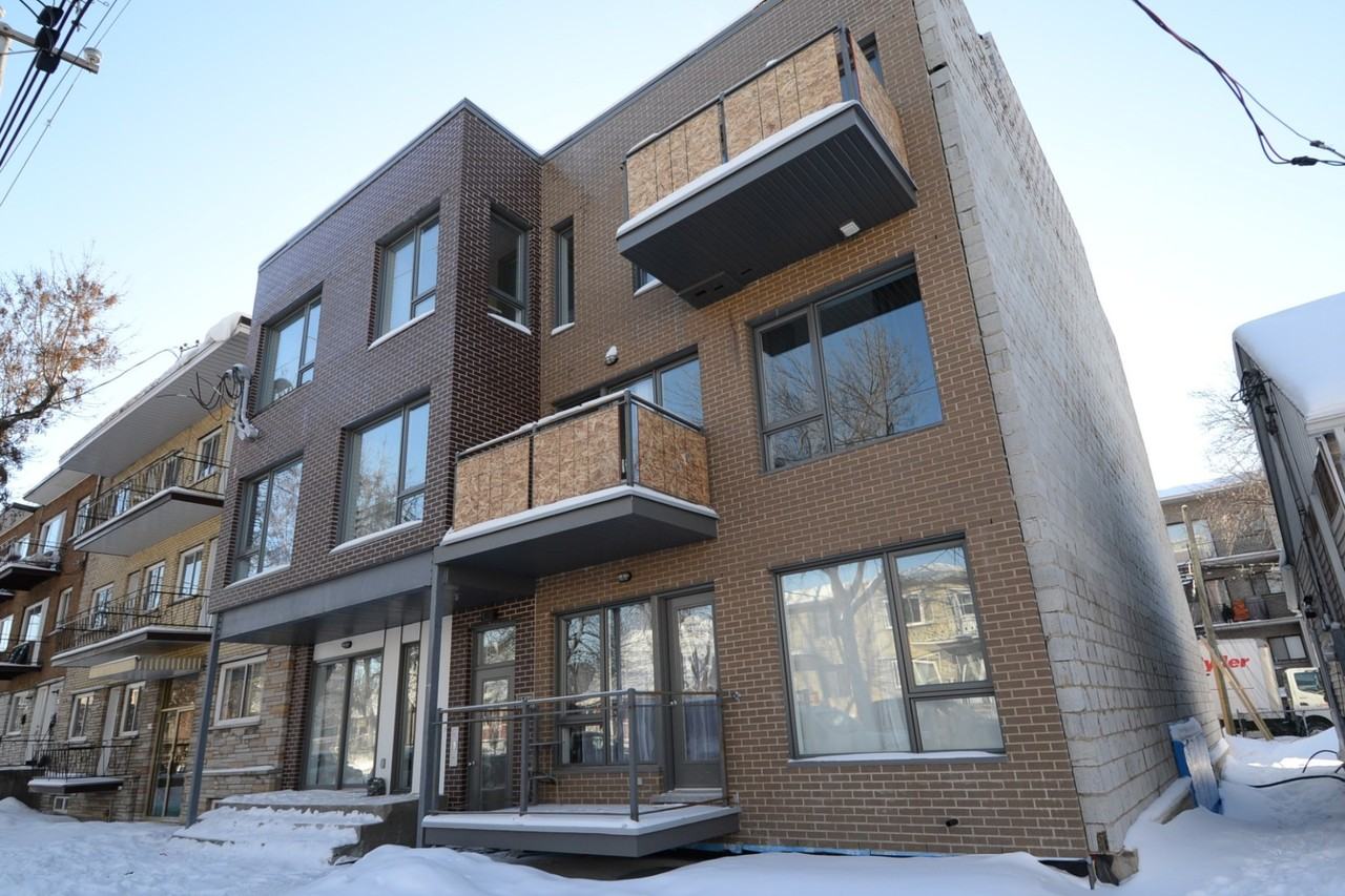 6746 29e Avenue #203 - Photo 3 of 4