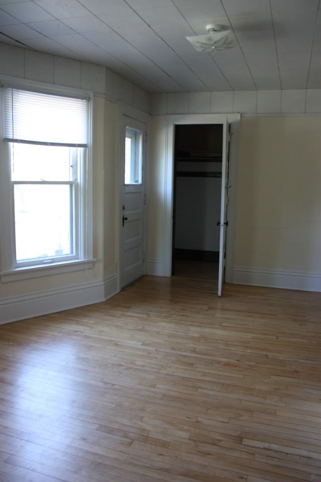 1207 Vilas Ave - Photo 2 of 13