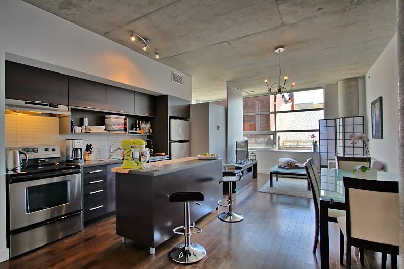 630 Rue William #828