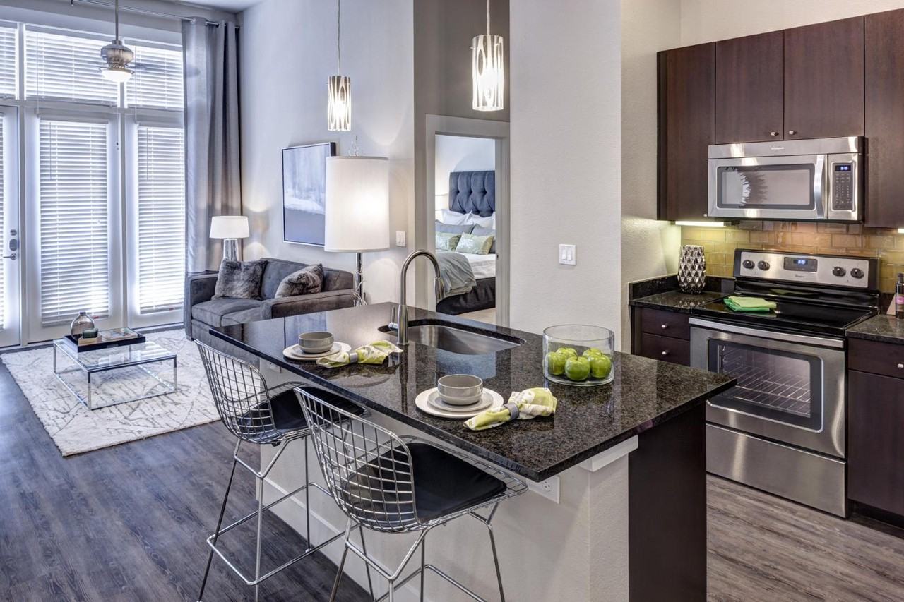 6911 Skillman St #13 - Photo 3 of 4