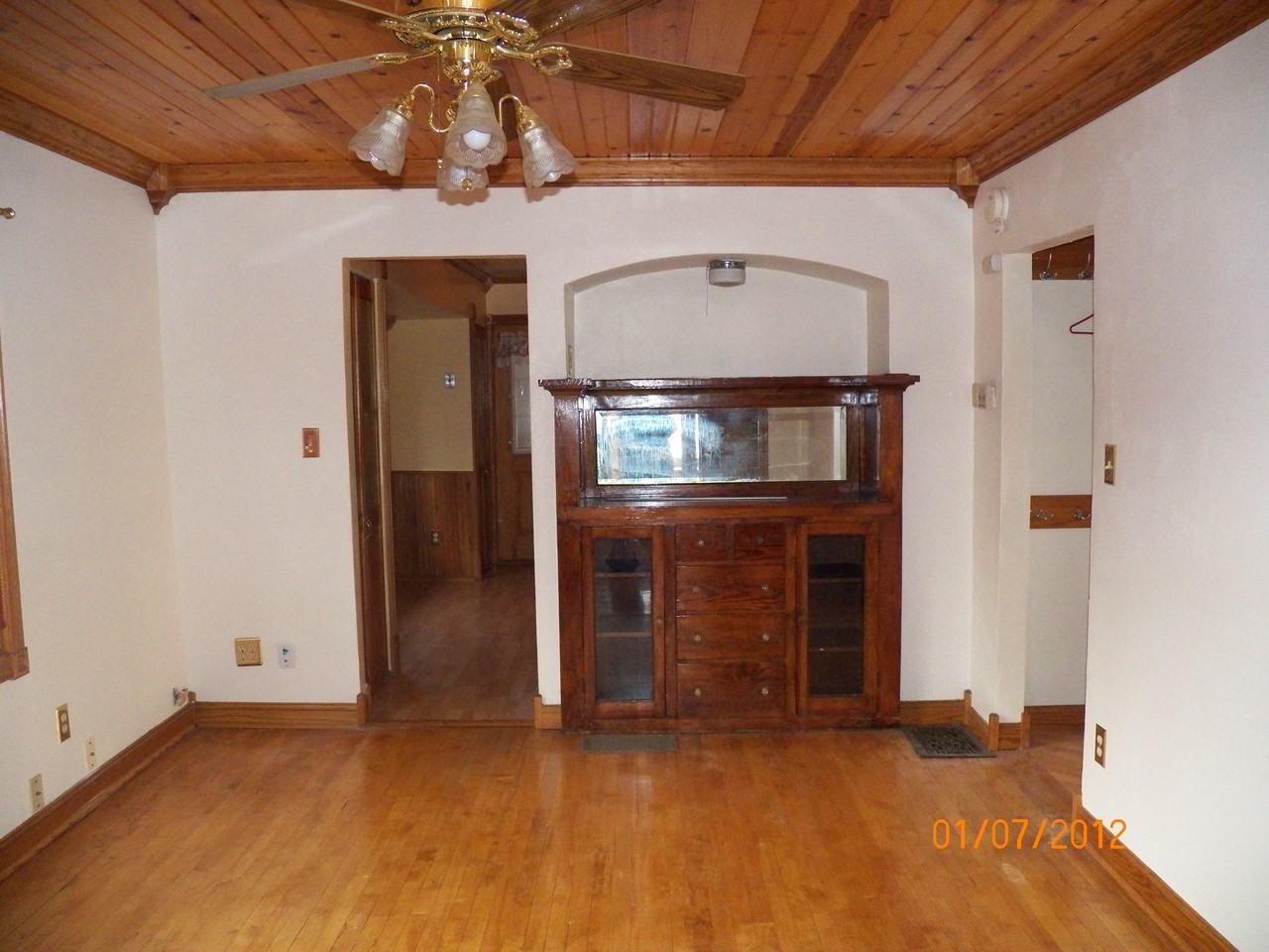 1231 S 10th St - Photo 2 of 3