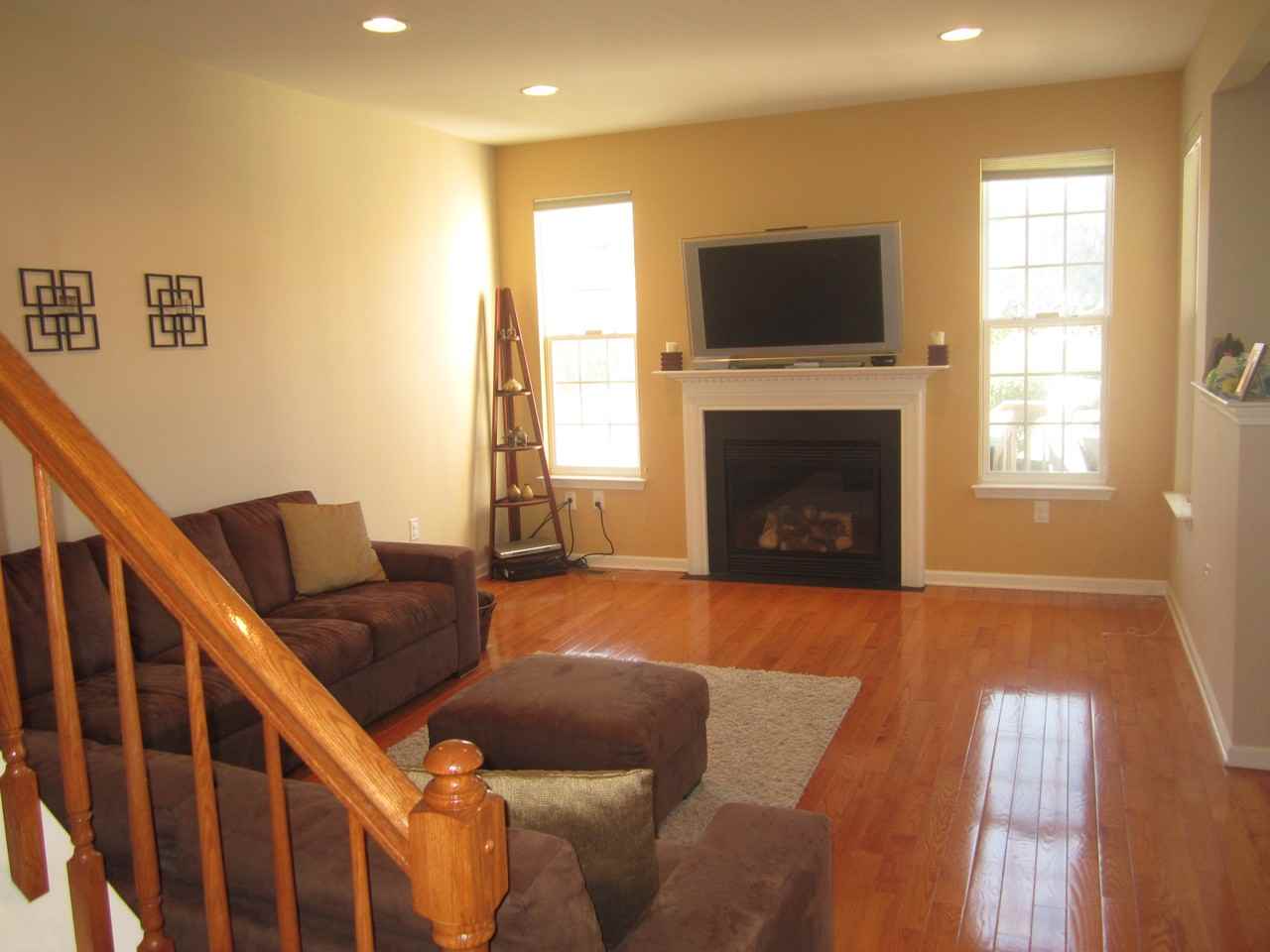 180 Chancellor Dr - Photo 3 of 13