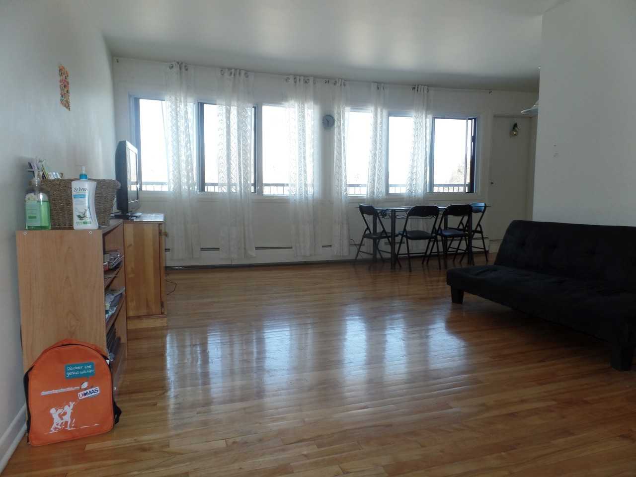 35 Boulevard Brunswick 323, DollardDes Ormeaux, QC H9B 1P5 1 Bedroom