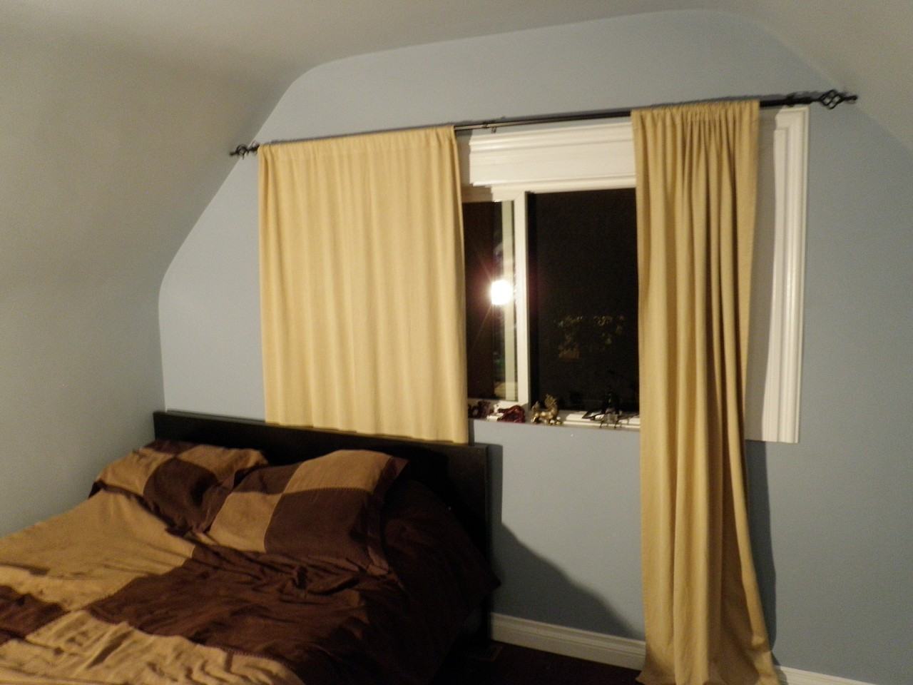 2055 Robinson St - Photo 3 of 9