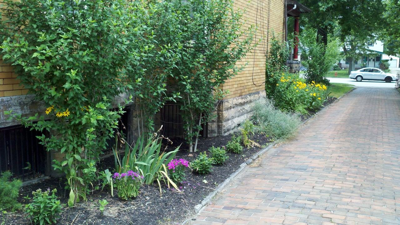 3188 W 14th St #1 - Photo 2 of 24