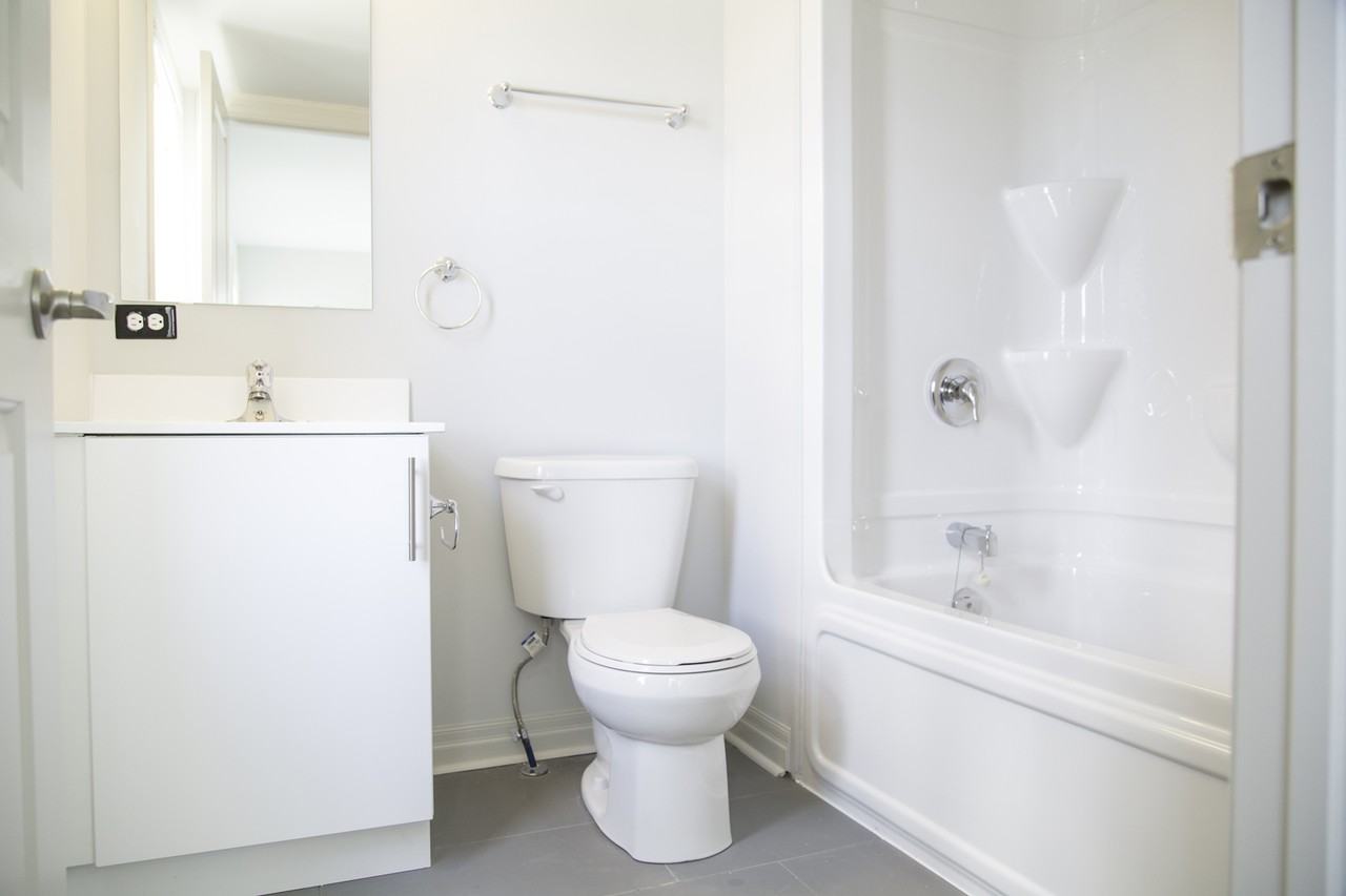 2 Taylorwood Rd - Photo 2 of 6