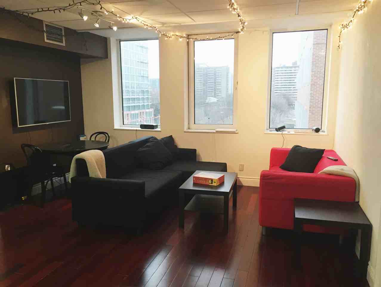 45 Mutual St 502 - Photo 3 of 5